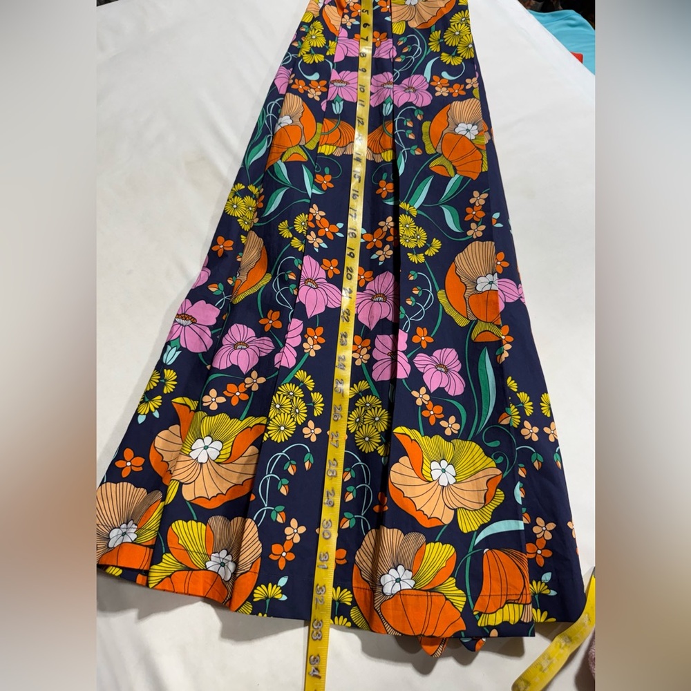 COREY LYNN CALTER Navy with bright floral pattern pleated A line skirt size M - Picture 12 of 12